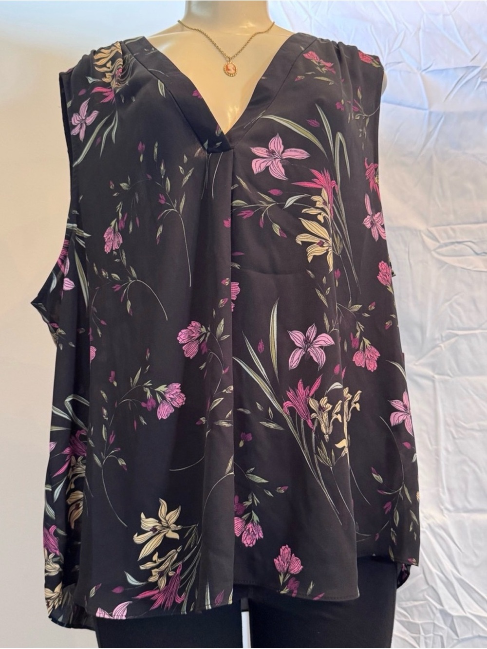 Vince Camuto Black Sleeveless V-Neck Floral Camisole with Pink & Cream Blooms